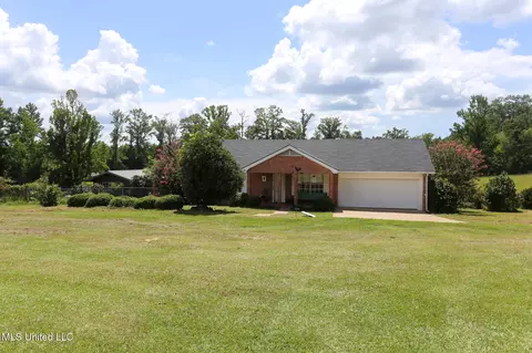 13034 Barlow Road Rd, Hazlehurst, MS 39083