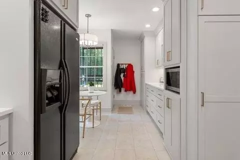 Entry Way - 3565 Cowan Pl, Jackson, MS 39216 photo 3 of 4