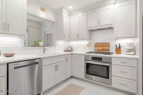 Kitchen - 3565 Cowan Pl, Jackson, MS 39216 photo 1 of 3