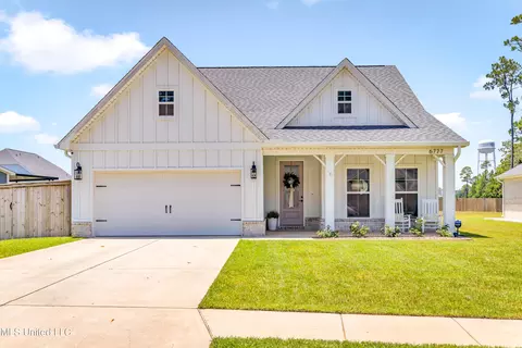 6777 Maurepas Cir, Ocean Springs, MS 39564