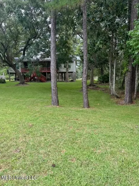 9005 Simmons Cir, Ocean Springs, MS 39564
