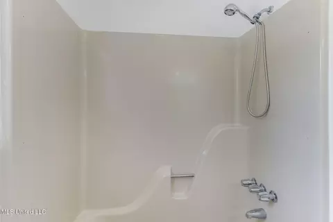 18059 Commission Rd, Long Beach, MS 39560 photo 9