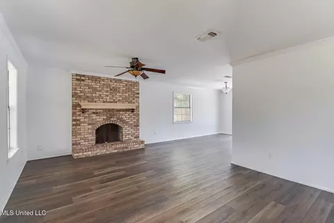 18059 Commission Rd, Long Beach, MS 39560 photo 4