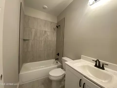 Bath - 1930 Smart Rd, Como, MS 38619 photo 1 of 3