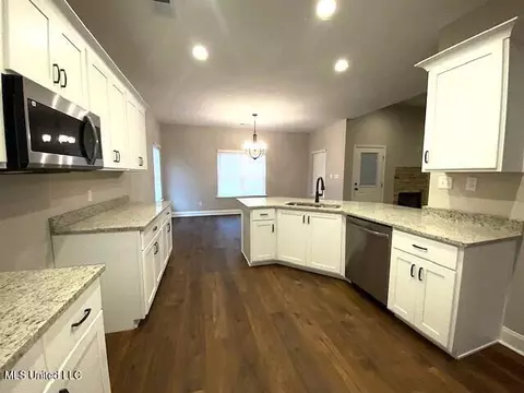 Kitchen - 1930 Smart Rd, Como, MS 38619 photo 3 of 3