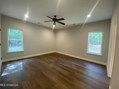 Bedroom - 1930 Smart Rd, Como, MS 38619 photo 5 of 5
