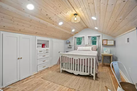 Bedroom - 2159 Oakdale Rd, Mccomb, MS 39648 photo 6 of 9
