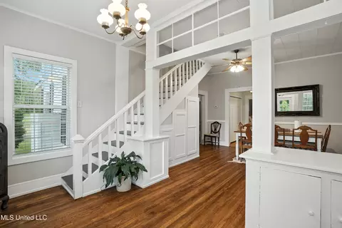 Entry Way - 2159 Oakdale Rd, Mccomb, MS 39648 photo 2 of 5