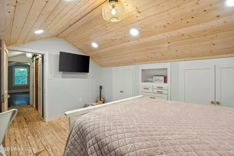 Bedroom - 2159 Oakdale Rd, Mccomb, MS 39648 photo 8 of 9