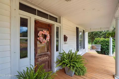 Exterior - 2159 Oakdale Rd, Mccomb, MS 39648 photo 6 of 21