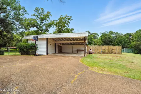 Exterior - 2159 Oakdale Rd, Mccomb, MS 39648 photo 11 of 21