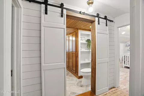Entry Way - 2159 Oakdale Rd, Mccomb, MS 39648 photo 5 of 5