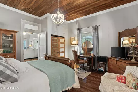 Bedroom - 2159 Oakdale Rd, Mccomb, MS 39648 photo 3 of 9