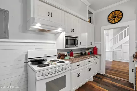 Kitchen - 2159 Oakdale Rd, Mccomb, MS 39648 photo 3 of 5