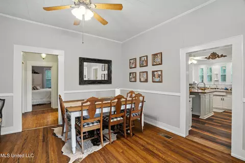 Dining - 2159 Oakdale Rd, Mccomb, MS 39648 photo 2 of 2
