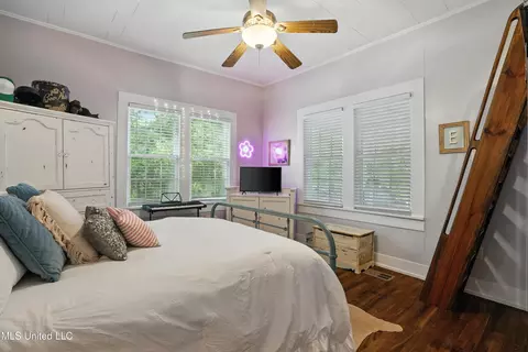 Bedroom - 2159 Oakdale Rd, Mccomb, MS 39648 photo 4 of 9