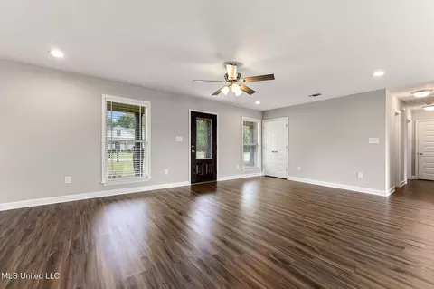 121 Cottage Oaks Dr, Lucedale, MS 39452 photo 4