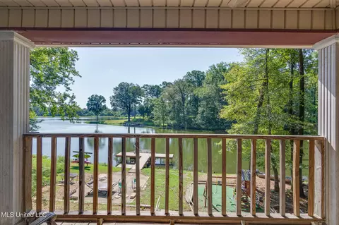 Exterior - 5344 Kahuna Cv, Hernando, MS 38632 photo 5 of 14