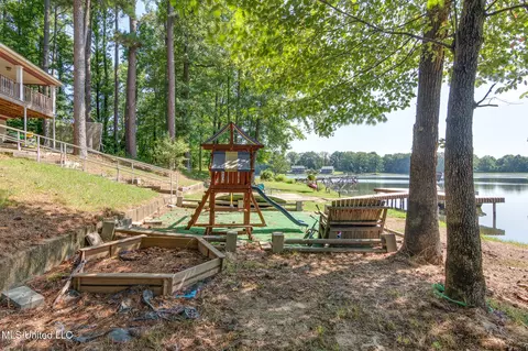 Exterior - 5344 Kahuna Cv, Hernando, MS 38632 photo 8 of 14
