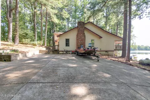 Exterior - 5344 Kahuna Cv, Hernando, MS 38632 photo 13 of 14