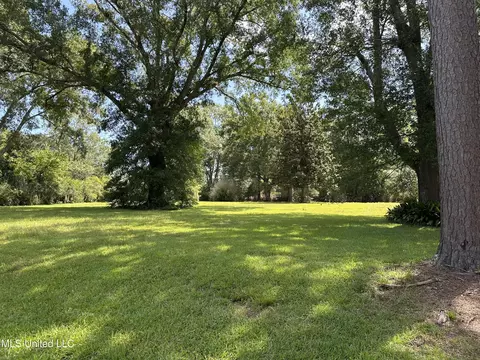 4638 Maurey Rd, Jackson, MS 39211 photo 2