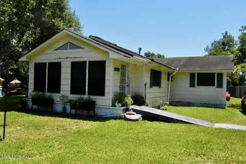 432 Klondyke Rd, Long Beach, MS 39560