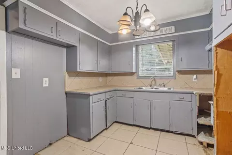 Kitchen - 844 E Academy Street St, Canton, MS 39046 photo 1 of 1