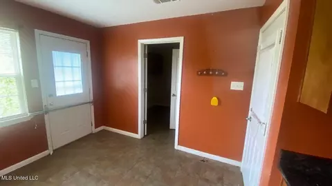 Entry Way - 3820 Beamon Rd, Kosciusko, MS 39090 photo 1 of 1