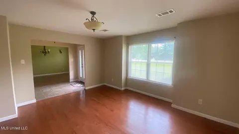 Living - 3820 Beamon Rd, Kosciusko, MS 39090 photo 2 of 5