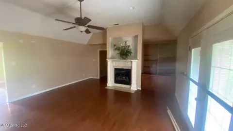 Living - 3820 Beamon Rd, Kosciusko, MS 39090 photo 4 of 5