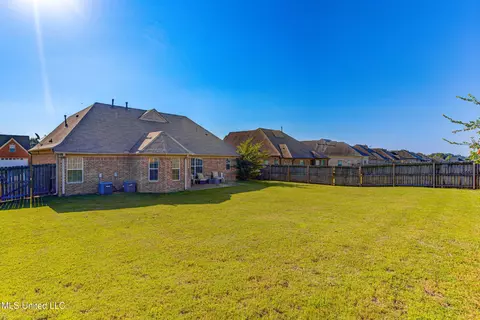 Exterior - 9097 Gavin Dr, Olive Branch, MS 38654 photo 3 of 4