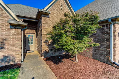 Exterior - 9097 Gavin Dr, Olive Branch, MS 38654 photo 2 of 4