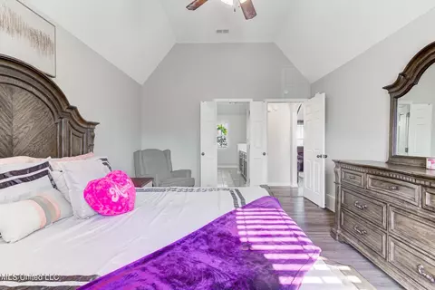 Bedroom - 9097 Gavin Dr, Olive Branch, MS 38654 photo 5 of 6