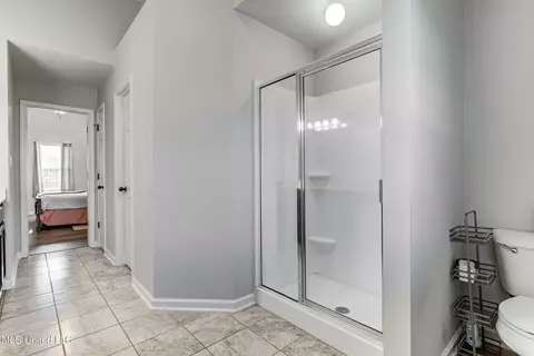 Entry Way - 9097 Gavin Dr, Olive Branch, MS 38654 photo 2 of 3