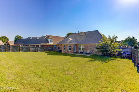 Exterior - 9097 Gavin Dr, Olive Branch, MS 38654 photo 4 of 4
