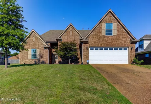 9097 Gavin Dr, Olive Branch, MS 38654