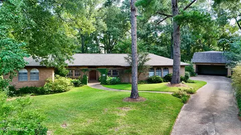605 Herndon Hl, Clinton, MS 39056