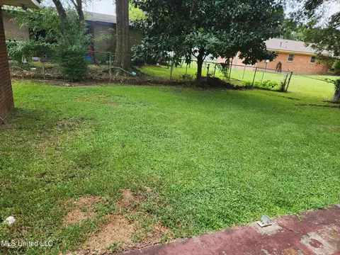 Exterior - 2285 Windsor Ct, Biloxi, MS 39532 photo 8 of 8