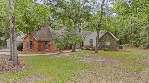 1400 Mary St, Ocean Springs, MS 39564