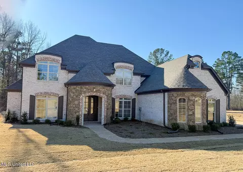 427 Poplar Ln, Holly Springs, MS 38635