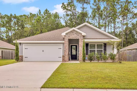 6595 Eastland Cir, Biloxi, MS 39532