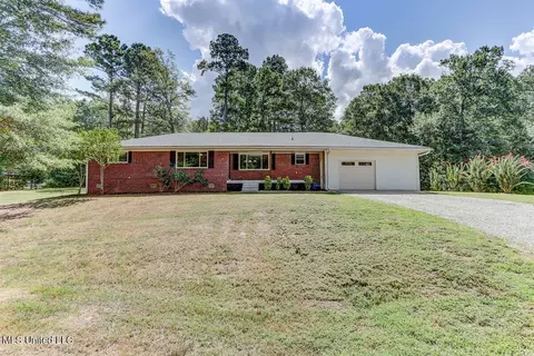 3500 Pigeon Roost Rd, Byhalia, MS 38611