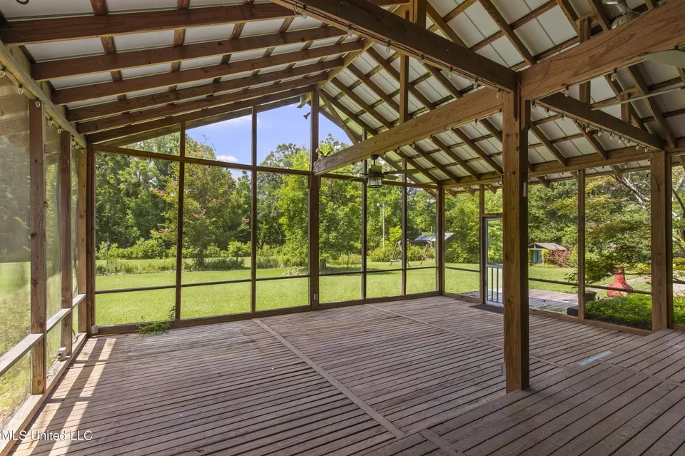 Exterior - 1618 Sunset Dr, Canton, MS 39046 photo 7 of 33