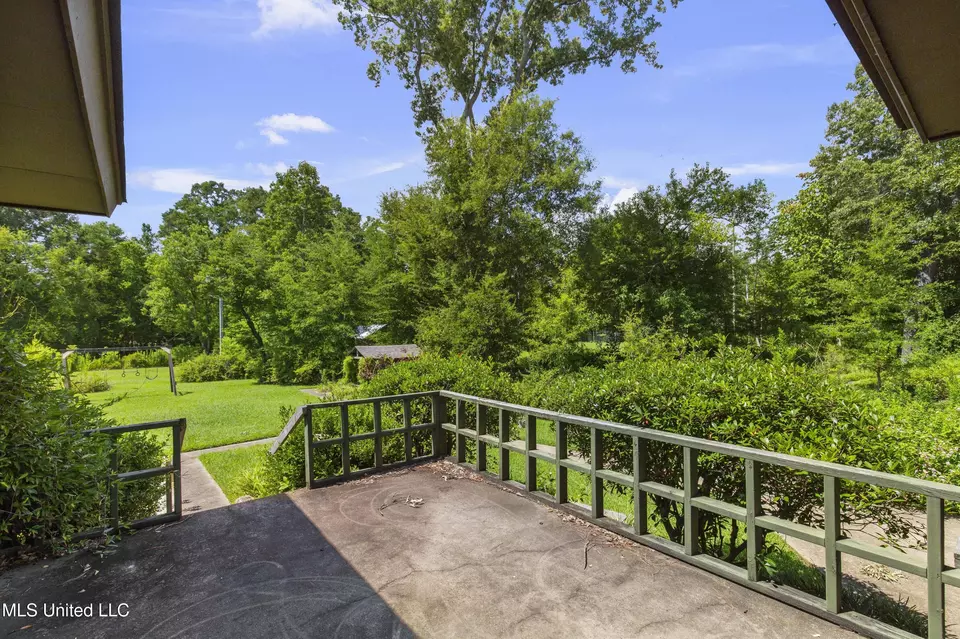 Exterior - 1618 Sunset Dr, Canton, MS 39046 photo 14 of 33