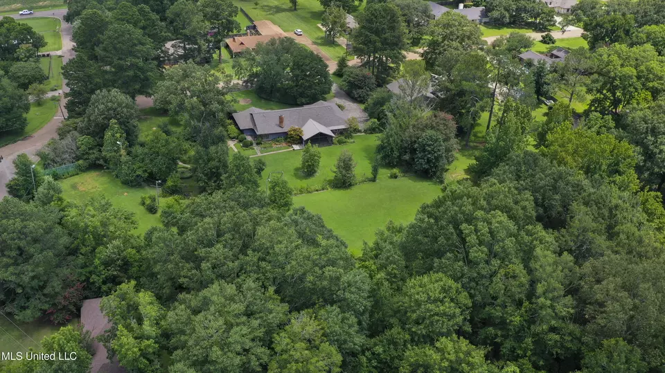 View/Area - 1618 Sunset Dr, Canton, MS 39046 photo 9 of 10
