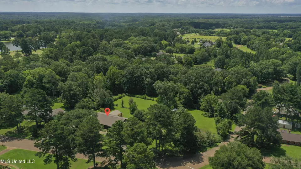 View/Area - 1618 Sunset Dr, Canton, MS 39046 photo 5 of 10