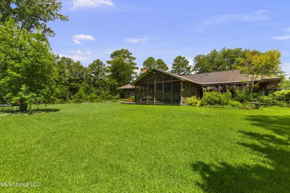 Exterior - 1618 Sunset Dr, Canton, MS 39046 photo 29 of 33