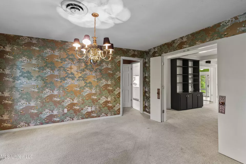 Dining - 1618 Sunset Dr, Canton, MS 39046 photo 2 of 2
