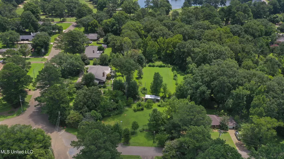 View/Area - 1618 Sunset Dr, Canton, MS 39046 photo 6 of 10