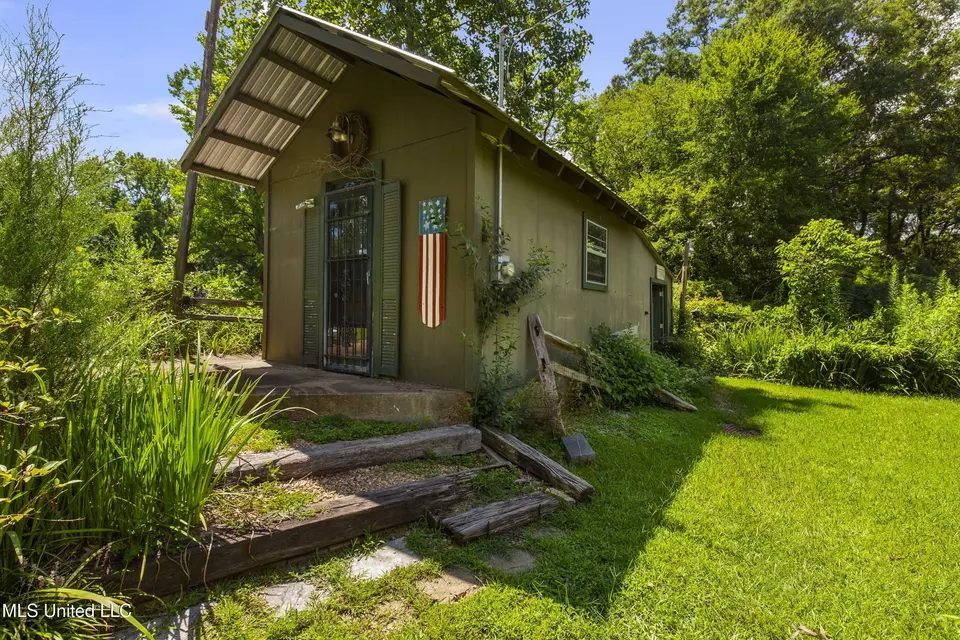Exterior - 1618 Sunset Dr, Canton, MS 39046 photo 20 of 33